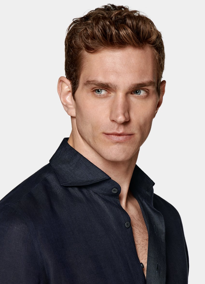 SUITSUPPLY Pur lin - Leggiuno, Italie Chemise coupe ajustée bleu marine