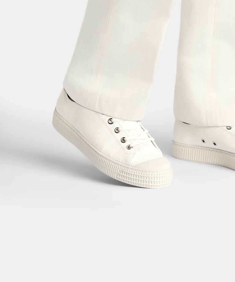 Off-White Sneaker